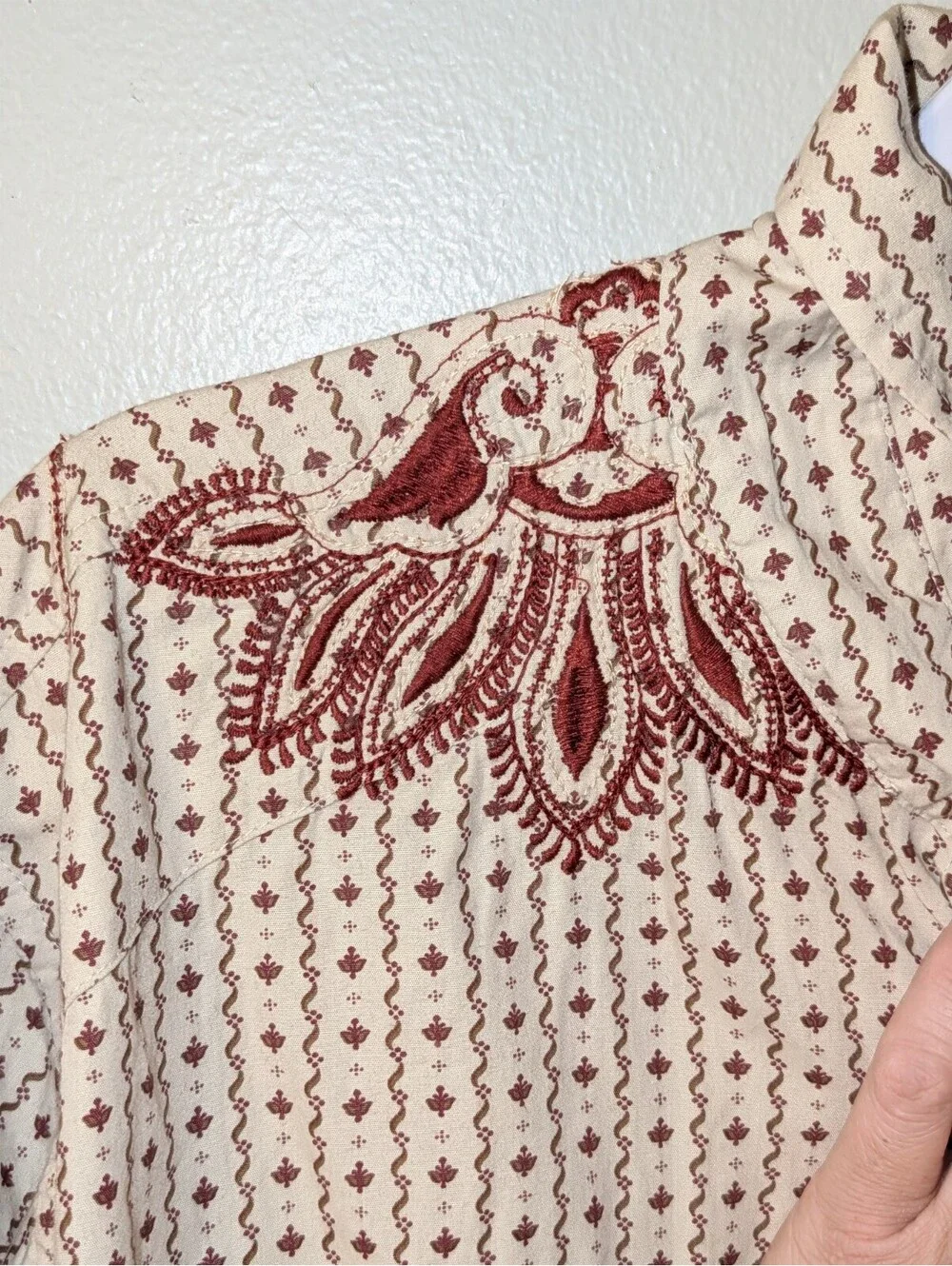 Vintage Red Mens XL Long Sleeve Woven Cotton Geometric Button Up Embroidered